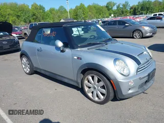 2007 MINI Convertible S с VIN WMWRH33517TJ44767, выставлен на аукционе IAAI как лот 42231080 с пробегом 162 978 миль миль и . История ставок и продаж доступна на DreamBid. Изображение 1.