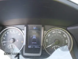 2018 Toyota Tacoma SR5 z VIN 3TMDZ5BN4JM039802, wystawiony jako IAAI lot #42300924 z przebiegiem 48 828 mil mil oraz . Historia ofert i sprzedaży dostępna na DreamBid. Obrazek 7.