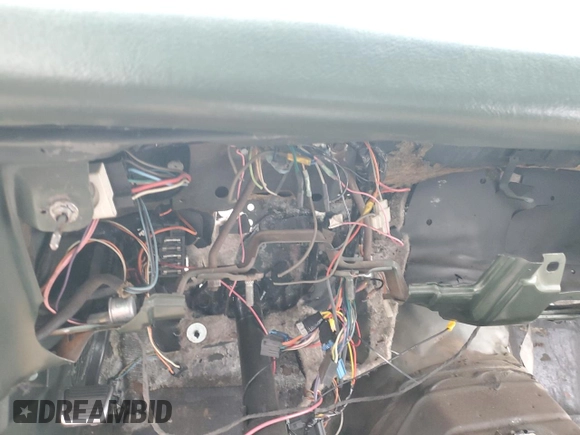 1969 Pontiac Firebird с VIN 223379L105693, выставлен на аукционе Copart как лот 70870904 с пробегом Не указан миль и На запчасти • Non repairable. История ставок и продаж доступна на DreamBid. Изображение 9.