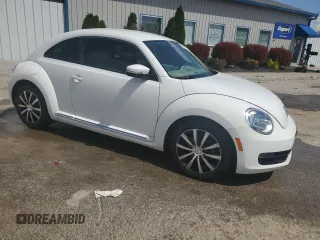 2013 Volkswagen Beetle 2.5L with VIN 3VWJP7ATXDM662072, listed as a Copart auction lot 52197655 with 86,725 mi miles and Non Repairable. Bid and sale history available at DreamBid. Image 4.
