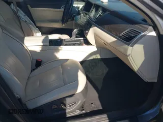 2017 Genesis G80 Ultimate z VIN KMHGN4JF6HU173239, wystawiony jako IAAI lot #41431822 z przebiegiem 140 552 mil mil oraz . Historia ofert i sprzedaży dostępna na DreamBid. Obrazek 5.
