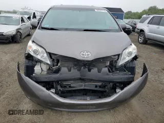 2017 Toyota Sienna XLE with VIN 5TDDZ3DC4HS187233, listed as a Copart auction lot 60227715 with 123,191 mi miles and Salvage title. Bid and sale history available at DreamBid. Image 5.