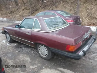 1988 Mercedes-Benz 560 SL with VIN WDBBA48D0JA077921, listed as a IAAI auction lot 41450795 with 155,749 mi miles and . Bid and sale history available at DreamBid. Image 3.