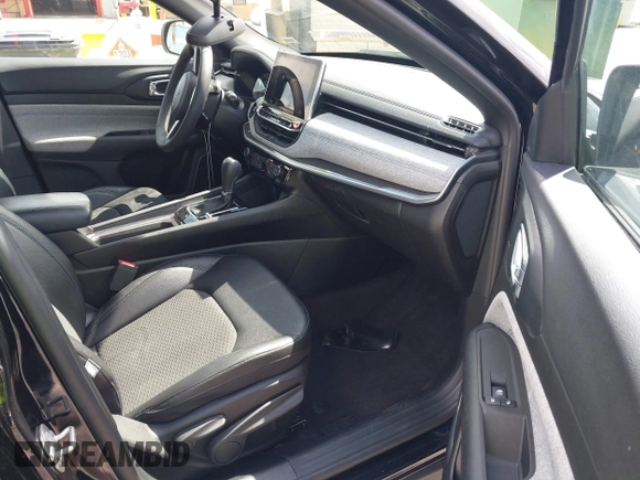 2024 Jeep Compass Latitude with VIN 3C4NJDBN5RT154383, listed as a IAAI auction lot 41938003 with 18,883 mi miles and . Bid and sale history available at DreamBid. Image 5.
