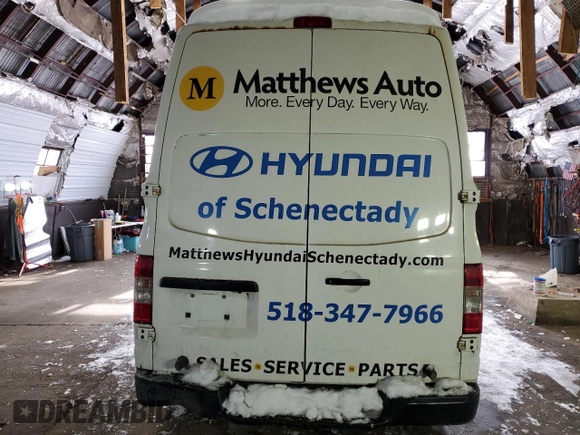 2018 Nissan NV Cargo S z VIN 1N6BF0LY5JN810069, wystawiony jako Copart lot #43775445 z przebiegiem 257 977 mil mil oraz Szkoda całkowita • Salvage title. Historia ofert i sprzedaży dostępna na DreamBid. Obrazek 6.