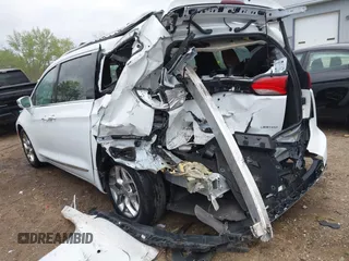 2017 Chrysler Pacifica Limited with VIN 2C4RC1GG0HR598664, listed as a IAAI auction lot 42138539 with 95,934 mi miles and . Bid and sale history available at DreamBid. Image 3.