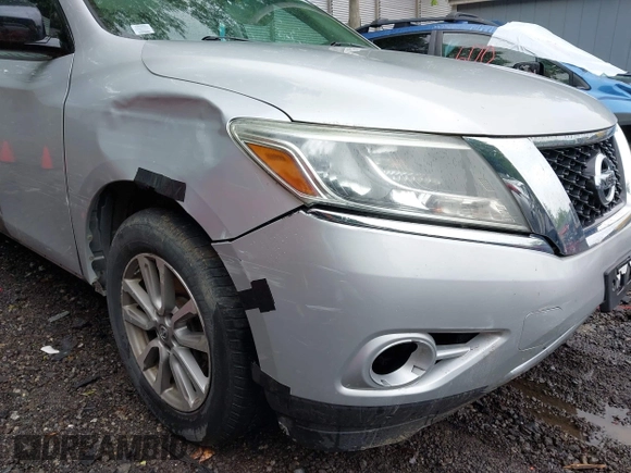 2014 Nissan Pathfinder Platinum with VIN 5N1AR2MM8EC695848, listed as a IAAI auction lot 42131526 with 154,227 mi miles and . Bid and sale history available at DreamBid. Image 6.