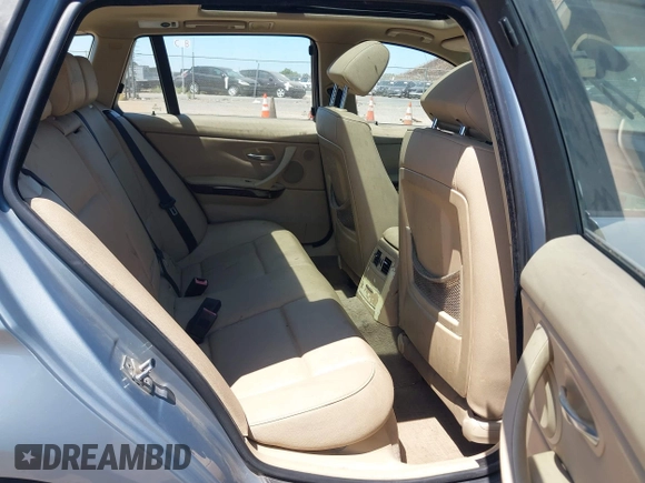 2007 BMW 3 Series 328xi with VIN WBAVT73507FZ36203, listed as a IAAI auction lot 42709273 with 208,428 mi miles and . Bid and sale history available at DreamBid. Image 8.
