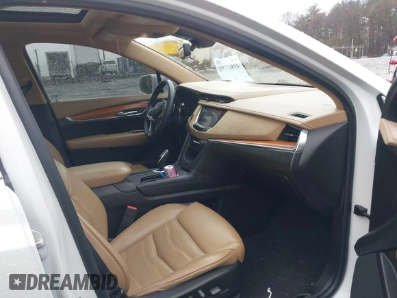 2017 Cadillac XT5 Platinum AWD with VIN 1GYKNFRS1HZ172301, listed as a IAAI auction lot 41847790 with 132,314 mi miles. Bid and sale history available at carsss.com. Image 5.