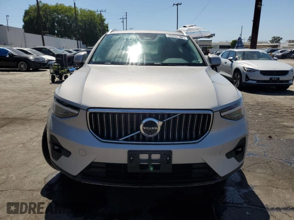 2024 Volvo XC40 Plus Bright Theme с VIN YV4L12UE5R2305987, выставлен на аукционе Copart как лот 53269875 с пробегом 13 682 миль миль и Чистый • Clean title. История ставок и продаж доступна на DreamBid. Изображение 5.