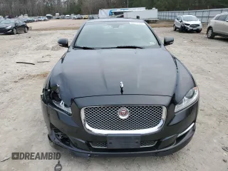 2015 Jaguar XJ with VIN SAJWA1CZ1F8V85402, listed as a Copart auction lot 86717734 with 201,249 mi miles and Salvage Title. Bid and sale history available at carsss.com. Image 5.