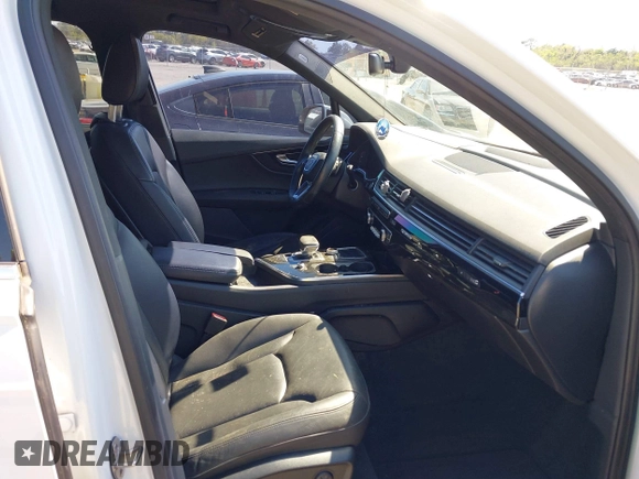 2017 Audi Q7 Prestige with VIN WA1VABF72HD017612, listed as a IAAI auction lot 41899537 with 123,702 mi miles and . Bid and sale history available at DreamBid. Image 5.
