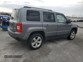 2013 Jeep Patriot Latitude z VIN 1C4NJRFB1DD101742, wystawiony jako Copart lot #59486385 z przebiegiem 92 001 mil mil oraz Czysty tytuł • Clean title. Historia ofert i sprzedaży dostępna na DreamBid. Obrazek 3.