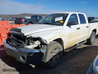 2005 Dodge Dakota SLT with VIN 1D7HW48K05S201235, listed as a IAAI auction lot 41395005 with 204,306 mi miles. Bid and sale history available at carsss.com. Image 17.