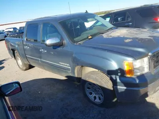 2010 GMC Sierra 1500 SLE z VIN 3GTRCVE00AG277796, wystawiony jako IAAI lot #40835364 z przebiegiem 247 844 mil mil oraz . Historia ofert i sprzedaży dostępna na DreamBid. Obrazek 1.