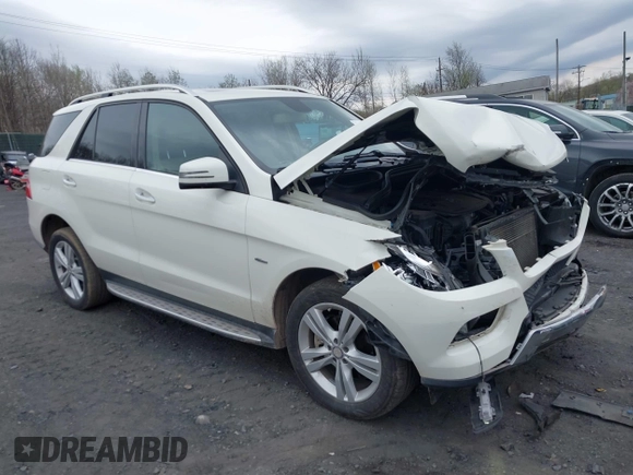 2012 Mercedes-Benz M ML 350 with VIN 4JGDA5HB5CA077443, listed as a IAAI auction lot 42093345 with 122,147 mi miles. Bid and sale history available at carsss.com. Image 1.
