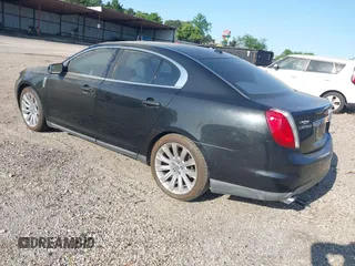 2011 Lincoln MKS z VIN 1LNHL9DR0BG601602, wystawiony jako IAAI lot #41993162 z przebiegiem 121 206 mil mil oraz . Historia ofert i sprzedaży dostępna na DreamBid. Obrazek 3.