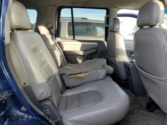 2004 Ford Explorer XLT z VIN 1FMZU63E24ZB25620, wystawiony jako Copart lot #86866134 z przebiegiem 243 266 mil mil oraz Szkoda całkowita • Salvage title. Historia ofert i sprzedaży dostępna na DreamBid. Obrazek 11.
