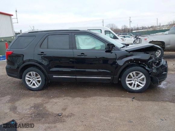 2018 Ford Explorer XLT with VIN 1FM5K7D8XJGA19202, listed as a IAAI auction lot 41211513 with NaN miles. Bid and sale history available at carsss.com. Image 13.