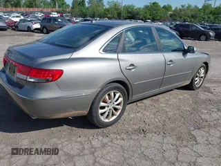 2008 Hyundai Azera Limited with VIN KMHFC46F68A333650, listed as a IAAI auction lot 42224987 with 105,229 mi miles and . Bid and sale history available at DreamBid. Image 4.