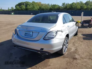 2018 Mercedes-Benz C with VIN WDDWF4KB2JR320325, listed as a IAAI auction lot 40359181 with 58,522 mi miles. Bid and sale history available at carsss.com. Image 4.