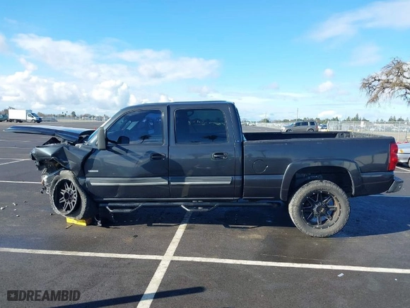 2003 Chevrolet Silverado 2500HD LS with VIN 1GCHK23193F225757, listed as a IAAI auction lot 41523124 with 281,755 mi miles. Bid and sale history available at carsss.com. Image 14.
