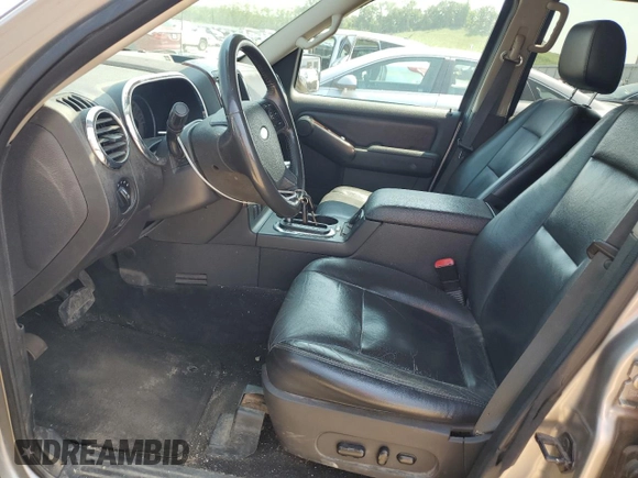 2008 Ford Explorer Limited z VIN 1FMEU75818UB24599, wystawiony jako Copart lot #59559375 z przebiegiem 203 989 mil mil oraz Czysty tytuł • Clean title. Historia ofert i sprzedaży dostępna na DreamBid. Obrazek 7.