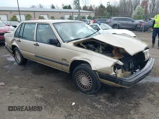 1992 Volvo 900 с VIN YV1JS8704N1101704, выставлен на аукционе IAAI как лот 41884536 с пробегом 151 903 миль миль и . История ставок и продаж доступна на DreamBid. Изображение 1.