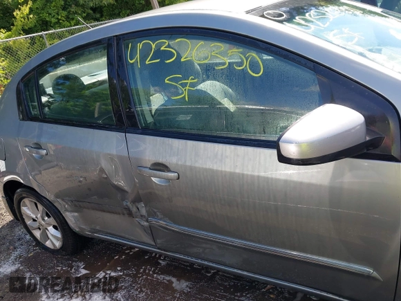 2010 Nissan Sentra S z VIN 3N1AB6AP4AL630821, wystawiony jako IAAI lot #42326350 z przebiegiem 160 152 mil mil oraz . Historia ofert i sprzedaży dostępna na DreamBid. Obrazek 13.