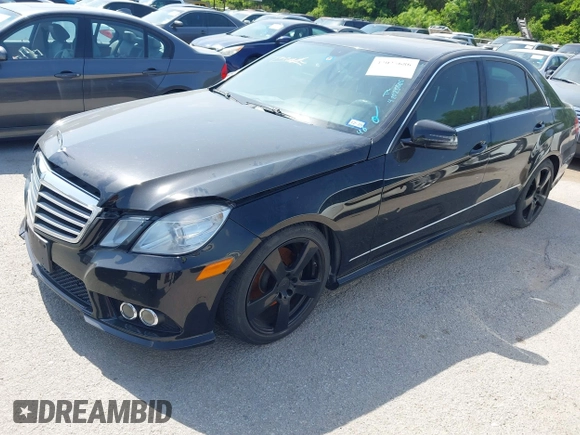 2010 Mercedes-Benz E-Class E 350 Luxury with VIN WDDHF8HB4AA157697, listed as a IAAI auction lot 42025686 with 205,626 mi miles. Bid and sale history available at carsss.com. Image 2.