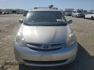 2008 Toyota Sienna XLE with VIN 5TDZK22C18S125019, listed as a Copart auction lot 52600125 with 117,043 mi miles and Salvage Title. Bid and sale history available at carsss.com. Image 5.