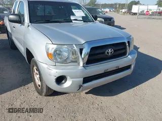 2006 Toyota Tacoma z VIN 5TETX22N26Z178272, wystawiony jako IAAI lot #41785344 z przebiegiem 414 561 mil mil oraz . Historia ofert i sprzedaży dostępna na DreamBid. Obrazek 6.