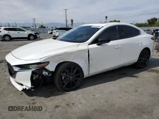 2022 Mazda 3 2.5 Turbo z VIN 3MZBPBAY9NM302022, wystawiony jako Copart lot #56648605 z przebiegiem 51 785 mil mil oraz Szkoda całkowita • Salvage title. Historia ofert i sprzedaży dostępna na DreamBid. Obrazek 1.