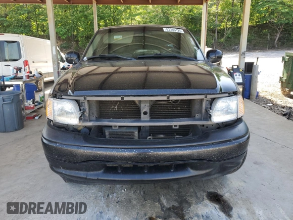 2001 Ford F-150 XL с VIN 1FTRX17L61NB04439, выставлен на аукционе Copart как лот 57389125 с пробегом Не указан миль и Списание • Salvage title. История ставок и продаж доступна на DreamBid. Изображение 5.