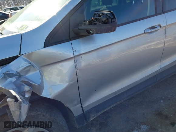 2015 Ford Edge SE with VIN 2FMTK4G8XFBC19593, listed as a IAAI auction lot 41418576 with Not provided miles and . Bid and sale history available at DreamBid. Image 18.