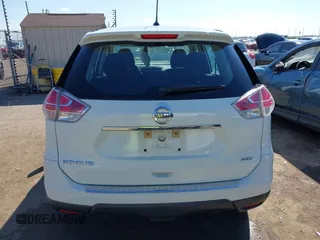 2016 Nissan Rogue SV with VIN KNMAT2MV8GP619010, listed as a IAAI auction lot 40618797 with 201,515 mi miles. Bid and sale history available at carsss.com. Image 17.