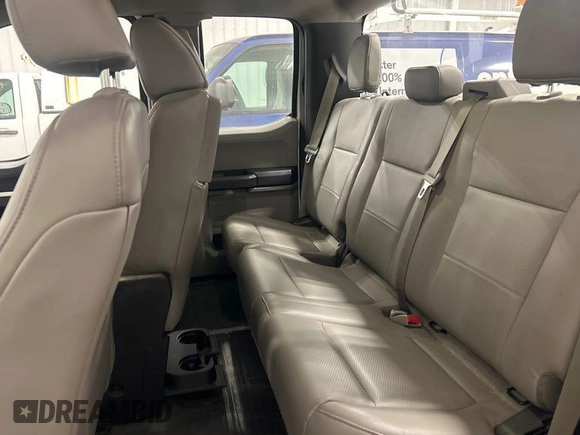 2015 Ford F-150 XL with VIN 1FTEX1CP4FKD17941, listed as a IAAI auction lot 42147143 with 183,385 mi miles. Bid and sale history available at carsss.com. Image 1.