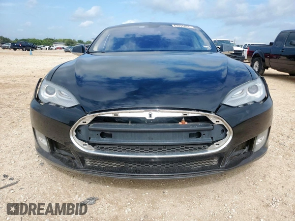 2013 Tesla Model S Performance z VIN 5YJSA1CP2DFP13199, wystawiony jako Copart lot #63225055 z przebiegiem Nie podano mil oraz Czysty tytuł • Clean title. Historia ofert i sprzedaży dostępna na DreamBid. Obrazek 5.