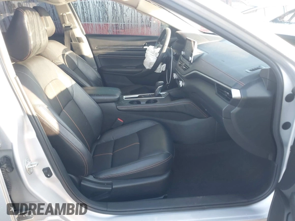 2022 Nissan Altima SR z VIN 1N4BL4CV3NN330052, wystawiony jako IAAI lot #41735544 z przebiegiem 39 782 mil mil oraz . Historia ofert i sprzedaży dostępna na DreamBid. Obrazek 5.