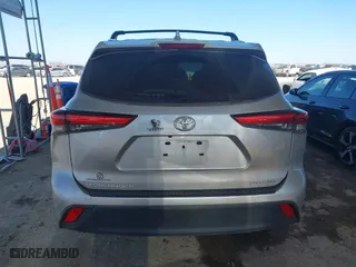 2022 Toyota Highlander XLE with VIN 5TDGZRBH1NS568368, listed as a IAAI auction lot 41666106 with 80,709 mi miles. Bid and sale history available at carsss.com. Image 16.