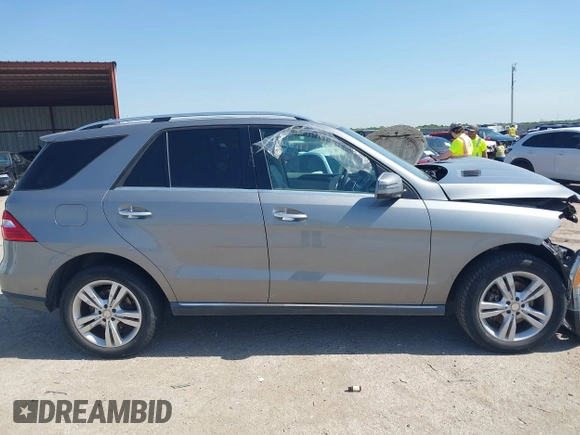 2015 Mercedes-Benz M 350 with VIN 4JGDA5JB8FA562500, listed as a IAAI auction lot 41932318 with 117,512 mi miles and . Bid and sale history available at DreamBid. Image 14.