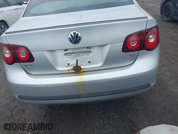 2010 Volkswagen Jetta TDI with VIN 3VWAL7AJ6AM082663, listed as a IAAI auction lot 42337155 with Not provided miles and . Bid and sale history available at DreamBid. Image 15.
