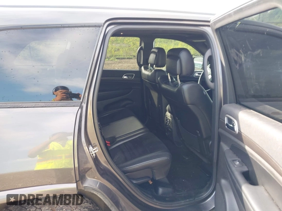 2017 Jeep Grand Cherokee Laredo z VIN 1C4RJFAG1HC744669, wystawiony jako IAAI lot #42269885 z przebiegiem 123 271 mil mil oraz . Historia ofert i sprzedaży dostępna na DreamBid. Obrazek 8.