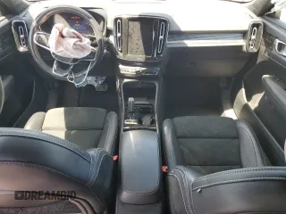 2021 Volvo XC40 z VIN YV4ED3UR2M2558167, wystawiony jako Copart lot #55854265 z przebiegiem 39 601 mil mil oraz Czysty tytuł • Clean title. Historia ofert i sprzedaży dostępna na DreamBid. Obrazek 8.