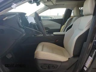 2025 Lexus RX with VIN 2T2BBMCAXSC071550, listed as a Copart auction lot 51945955 with 941 mi miles and Salvage Title. Bid and sale history available at carsss.com. Image 7.