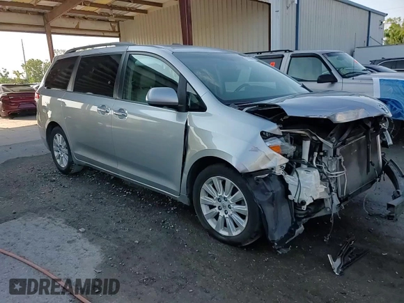 2012 Toyota Sienna XLE AAS z VIN 5TDYK3DC7CS220708, wystawiony jako Copart lot #58295075 z przebiegiem 154 529 mil mil oraz Szkoda całkowita • Salvage title. Historia ofert i sprzedaży dostępna na DreamBid. Obrazek 14.