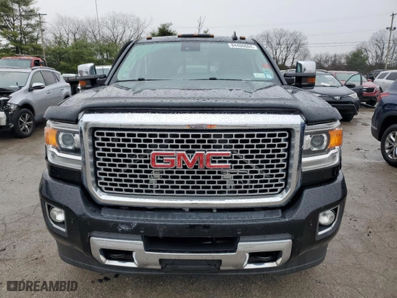 2015 GMC Sierra 2500HD Denali with VIN 1GT120EG1FF668772, listed as a Copart auction lot 84406604 with 113,260 mi miles and Salvage Title. Bid and sale history available at carsss.com. Image 5.