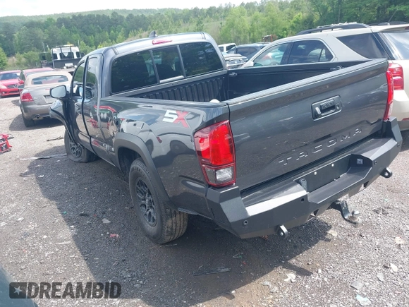 2020 Toyota Tacoma SR z VIN 5TFRZ5CN0LX088271, wystawiony jako IAAI lot #42169345 z przebiegiem 75 654 mil mil oraz . Historia ofert i sprzedaży dostępna na DreamBid. Obrazek 3.