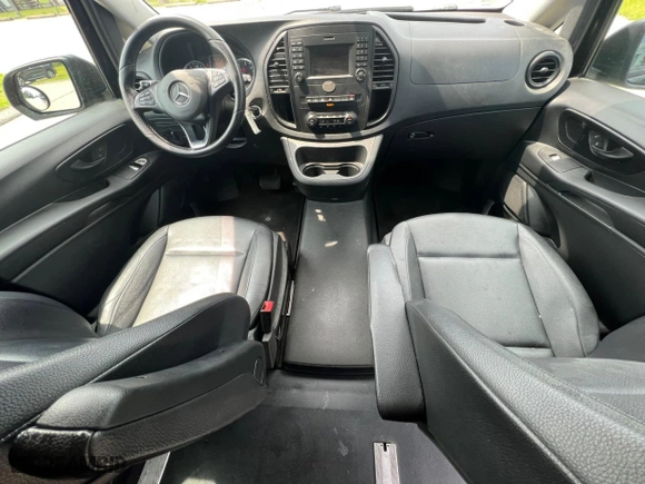 2018 Mercedes-Benz Metris Passenger Van with VIN WD4PG2EE3J3398398, listed as a Copart auction lot 63228243 with 97,867 mi miles. Bid and sale history available at carsss.com. Image 9.