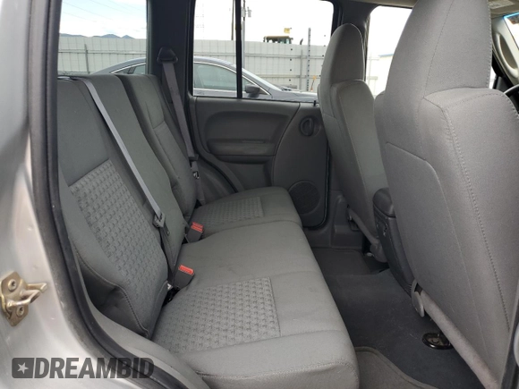 2007 Jeep Liberty Sport z VIN 1J4GL48K37W704729, wystawiony jako Copart lot #58366615 z przebiegiem 224 992 mil mil oraz Tytuł czysty. Historia ofert i sprzedaży dostępna na DreamBid. Obrazek 11.